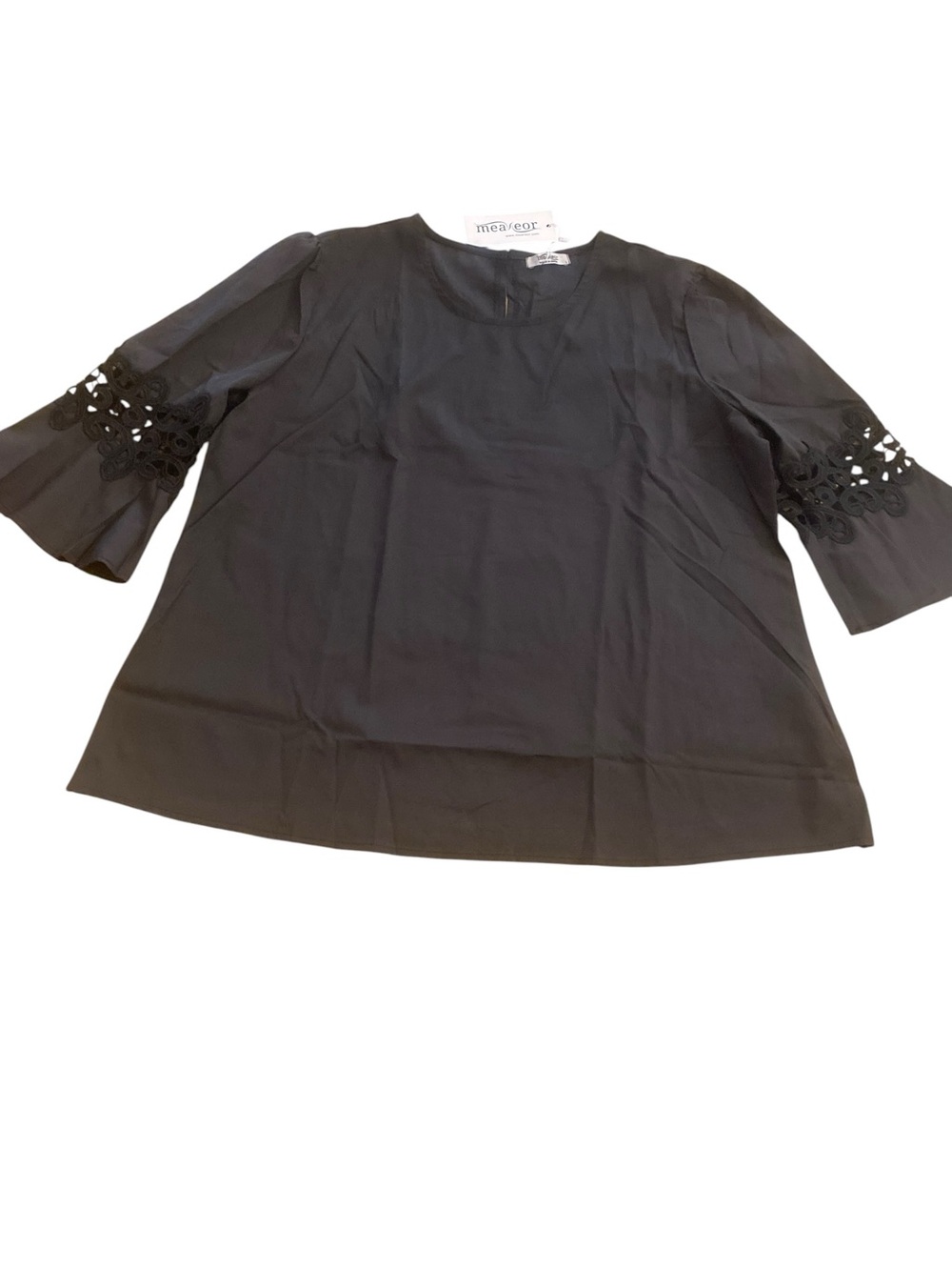 Women’s Black Eyelet Sleeve Lightweight Two-Third Sleeve Poly Top New Large